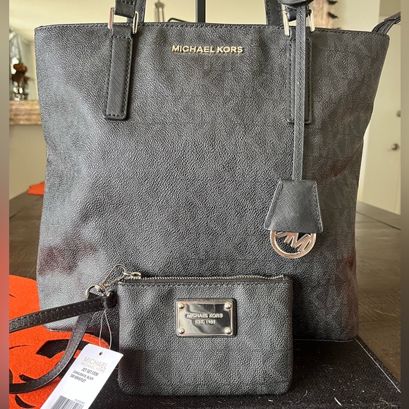 Michael Kors Black Logo Purse and wristlet set - Picture 6 of 10